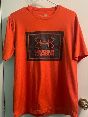 Under Armour Men’s Bright Orange Logo Short Sleeve Tee